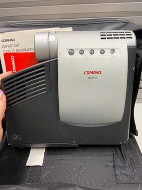Compaq MP1400 Microportable DLP Projector — Powers On — With Case, Cables & Manu